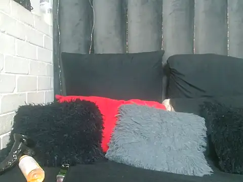 dark honeyx26 online show from April 16, 9:50 pm