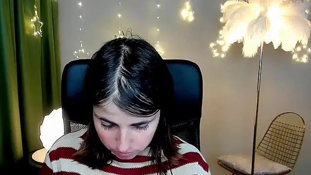 MartaEdams online show from December 17, 6:28 am