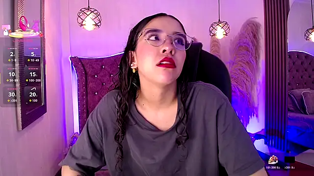 Amara Davis online show from December 1, 3:43 am