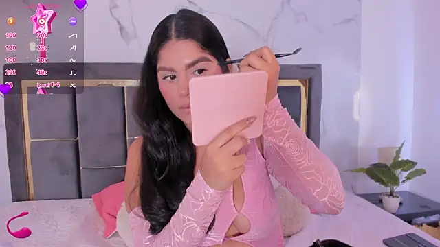 Kendall Jonss1 online show from December 19, 10:29 am