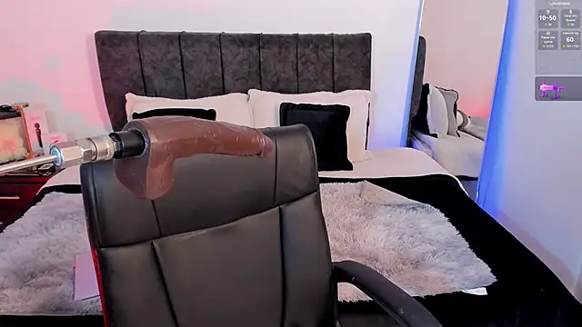 Taylormaxwell online show from March 5, 11:00 pm