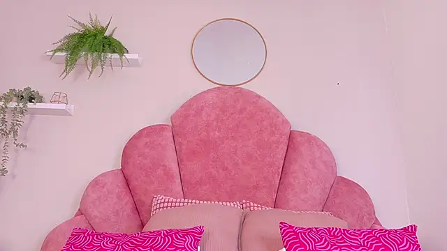 TiffValentinee  online show from October 14, 7:38 pm