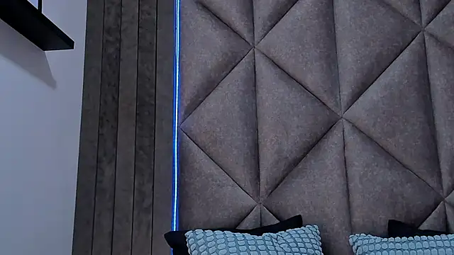 TiffValentinee  online show from September 16, 7:55 pm