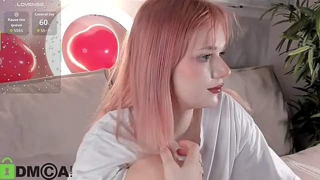 Molly Platt online show from February 8, 9:24 am