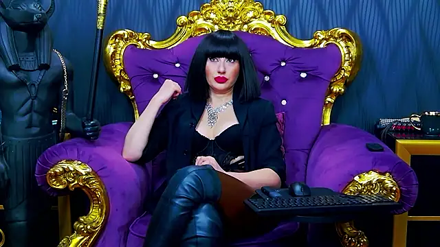 LaraMaeve online show from February 6, 7:01 am