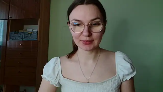 LooveELLYx online show from January 16, 7:37 am