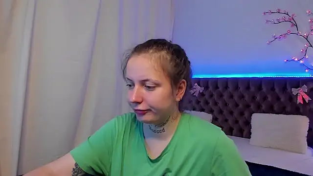 LilaVame online show from November 18, 8:32 pm