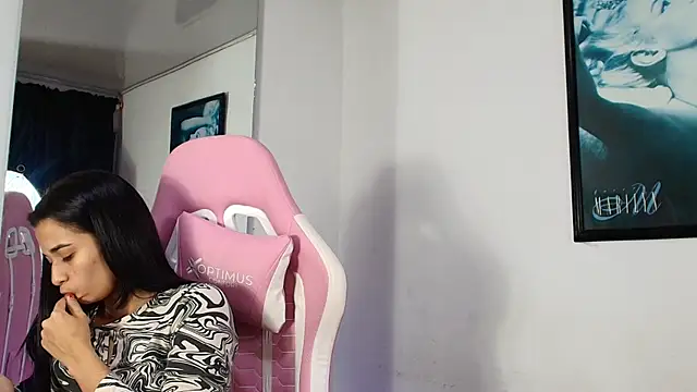 GraceWallace  online show from April 16, 3:18 am