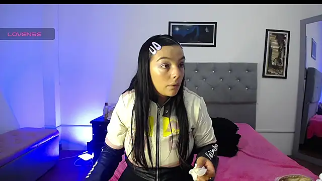 Esmeraldaa- online show from September 10, 5:07 am