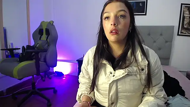 Esmeraldaa- online show from November 1, 11:31 pm