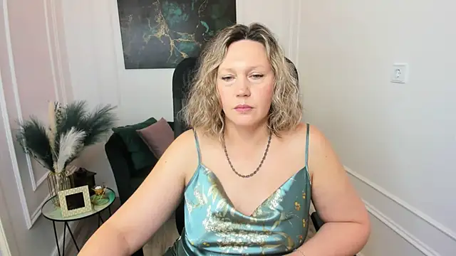 NinaStarle online show from April 12, 8:28 am