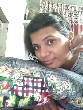 couple 71 online show from May 31, 5:35 am