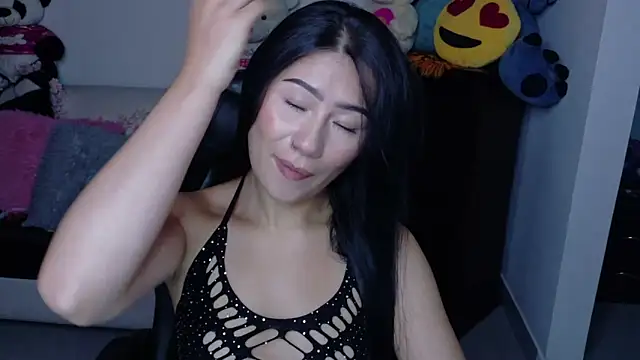 evelyn ch  online show from October 17, 2:09 pm