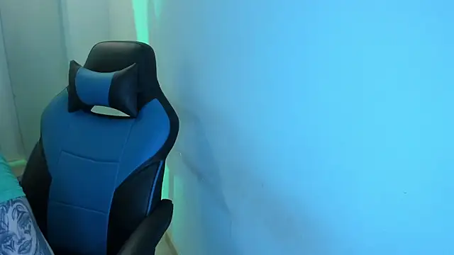 Scarbadgirl  online show from April 4, 3:49 am