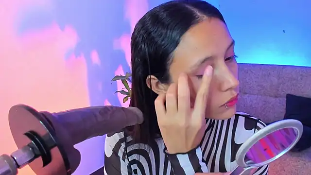 alicemoon   online show from December 20, 9:57 am