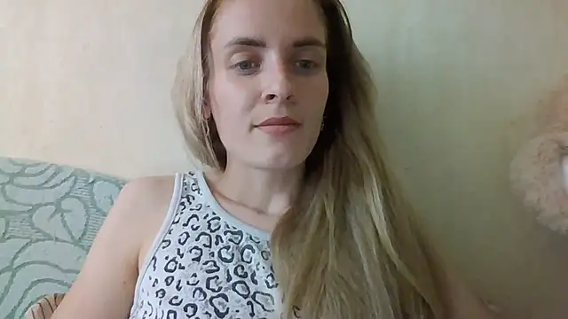 JayeTyler online show from June 18, 7:43 am