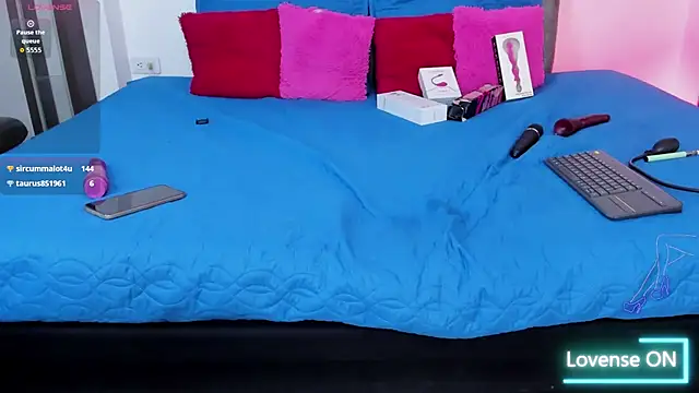 miaroberts69 online show from November 6, 3:34 am