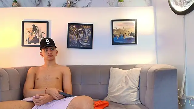 TWINKS FRIENDS online show from April 12, 1:36 pm