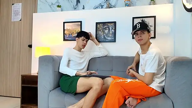 TWINKS FRIENDS online show from February 25, 3:43 pm