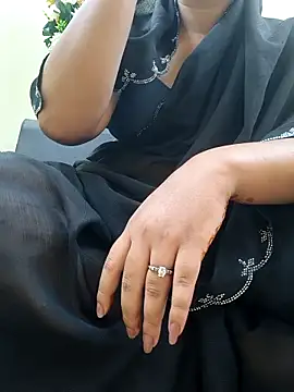 Iampriyaaa15 online show from October 13, 8:39 am