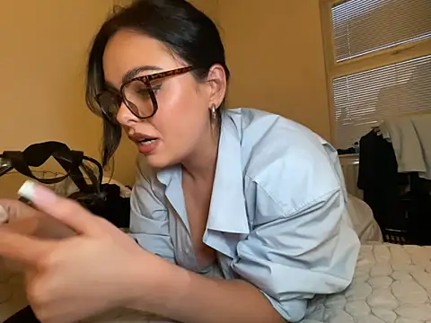 FrancescaXO online show from June 13, 8:50 pm
