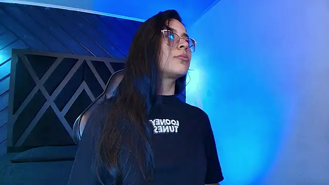 zoe martins  online show from March 10, 5:17 pm