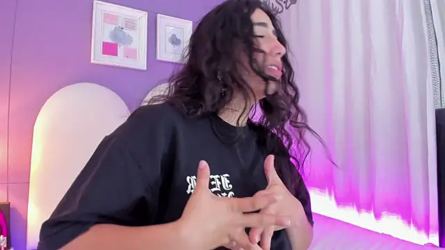 my aleja  online show from September 19, 4:28 pm