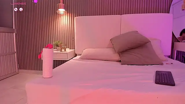 juliie star online show from March 18, 2:27 am