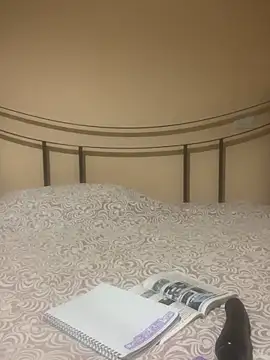 SarettaB90 online show from December 4, 5:57 pm