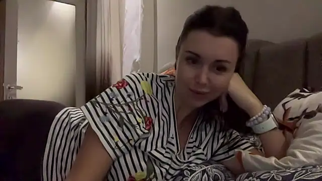 Gilin1 online show from October 14, 8:22 pm