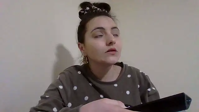 DInaraXRose online show from January 13, 7:07 pm