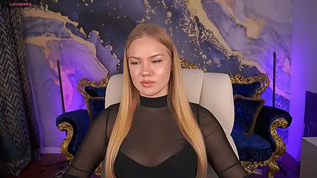 CelesteNoir online show from October 30, 7:55 am