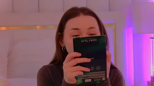 NancySmitts online show from April 25, 4:37 pm