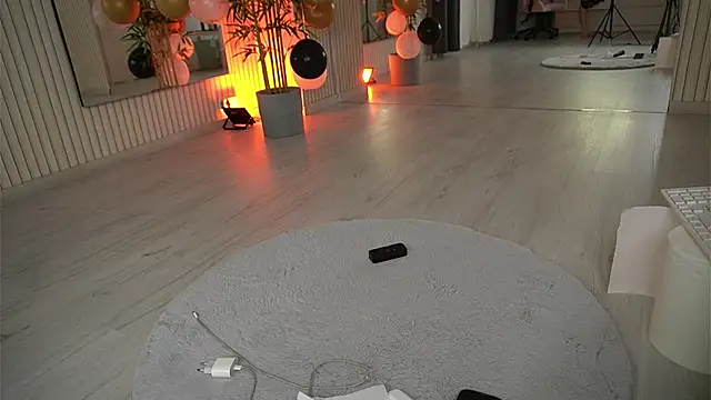 EmmaBlanco online show from November 25, 8:42 pm