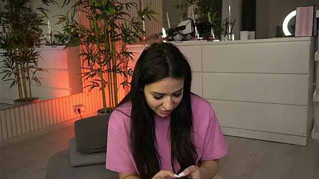 EmmaBlanco online show from April 8, 5:20 am