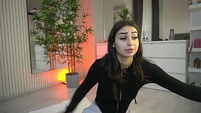 EmmaBlanco online show from March 21, 6:40 am