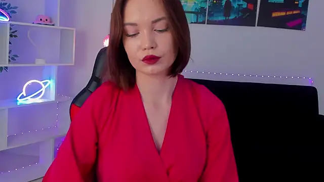 KiraHolli online show from December 1, 3:21 am