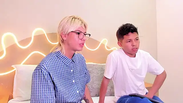 Enrrixxx  online show from November 5, 12:27 am