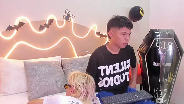 Enrrixxx  online show from October 26, 7:31 pm