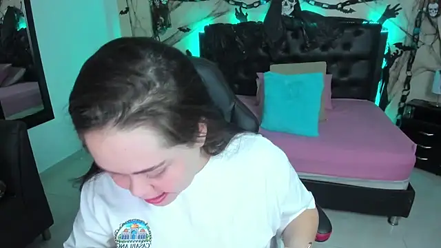 LolaVillalobos online show from October 27, 2:23 pm