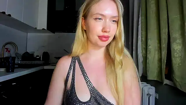 NicoleRiccii online show from September 18, 8:51 pm