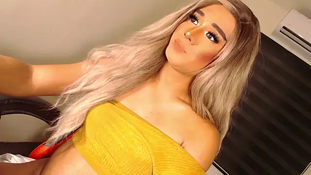 SissifyMeNow online show from October 14, 10:01 pm