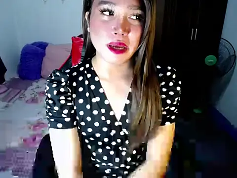 Urassiansweetcummer online show from October 26, 3:57 am