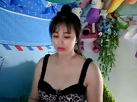 emgaixinhngoan online show from November 11, 4:15 pm