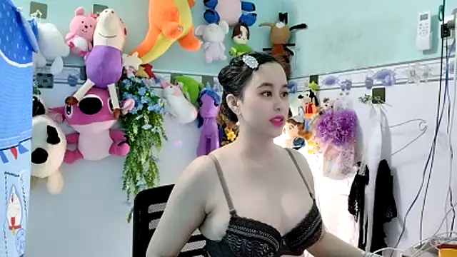 emgaixinhngoan online show from October 15, 4:09 pm