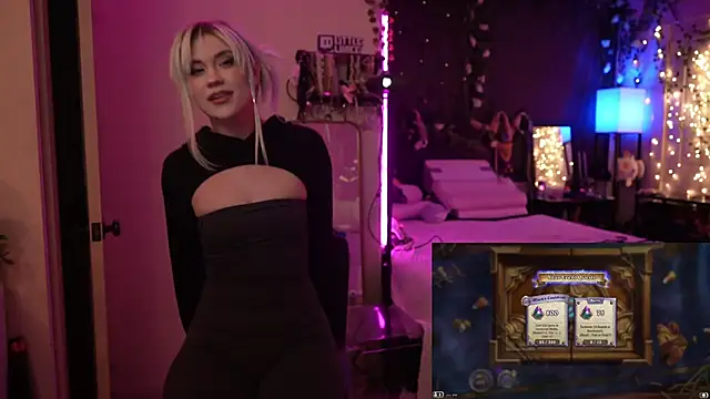 littlelune online show from October 14, 12:02 am