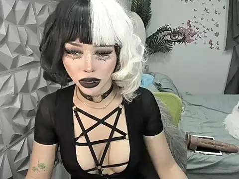 janecomander online show from April 1, 1:34 pm