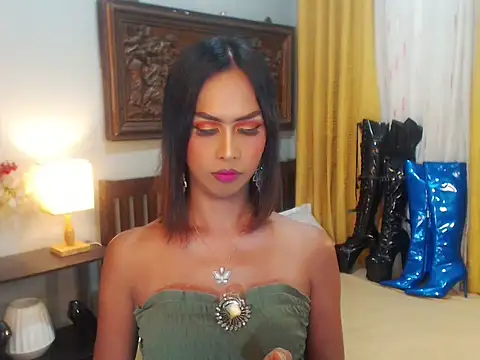 Nathalieheartt online show from September 23, 3:48 am