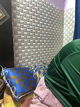 Hot Jaanvi  online show from April 18, 4:37 am