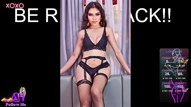 izabella moore online show from August 3, 8:07 am